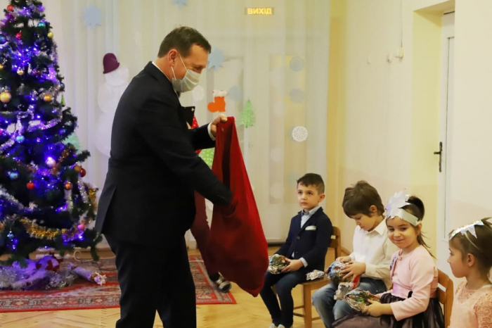 Ужгородський міський голова привітав із прийдешніми святами дошкільнят