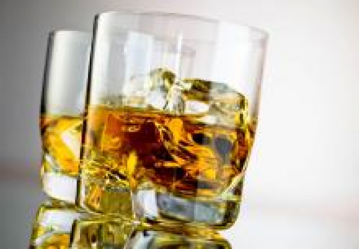 Закарпатські податківці виявили факт реалізації елітного алкоголю без марок та ліцензії
