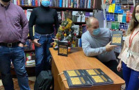 Про замки Закарпаття за прилавком книгарні розповіли науковці-історики УжНУ
