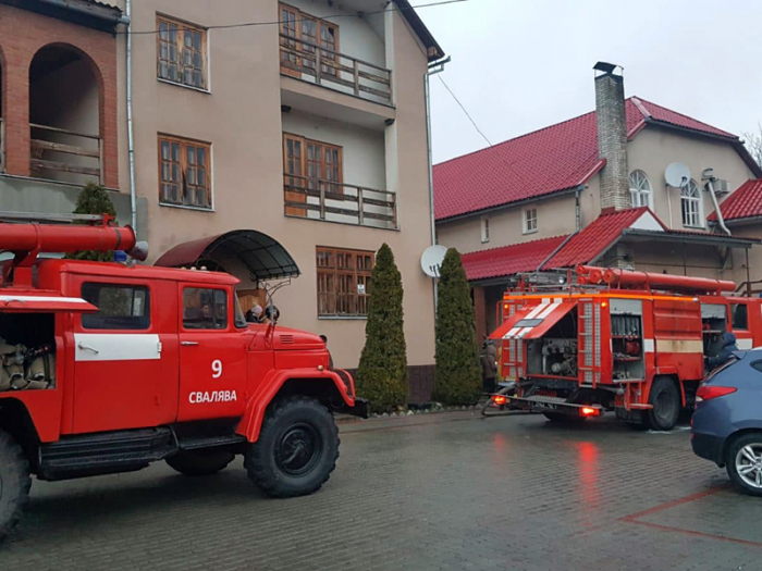 Пожежа в гоотелі на Свалявщині: одну людину врятовано, 37 – евакуйовано