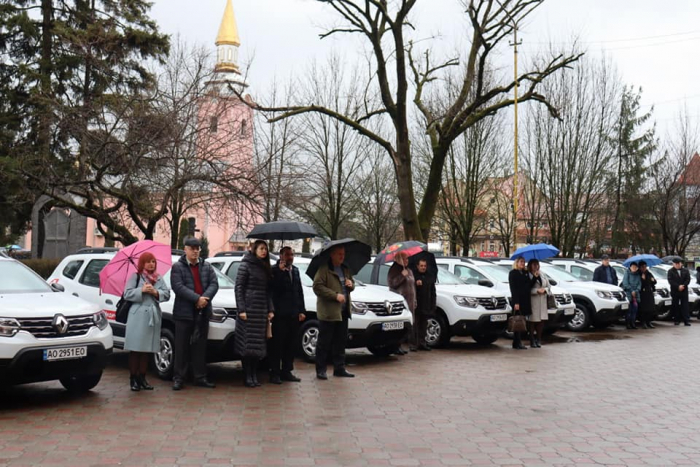 16 авто для амбулаторій отримав Іршавський район