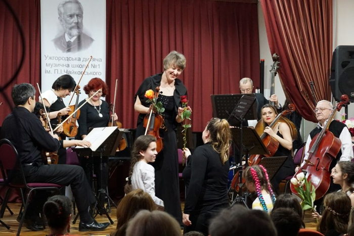 «Весна на вулиці Волошина» – вечірній концерт відбувся в Ужгородській дитячій музичній школі 