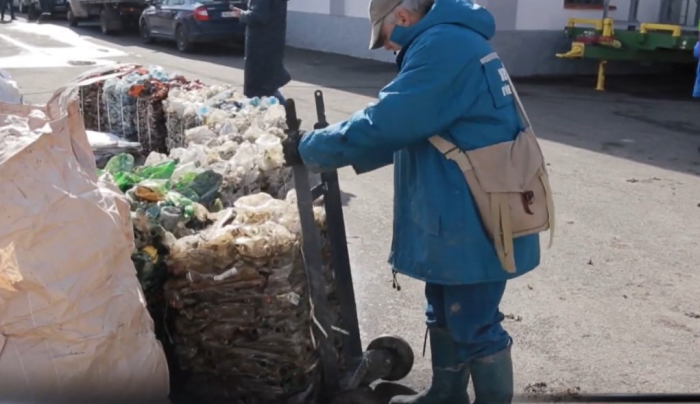 Українські та угорські активісти очищали Тису від сміття