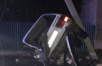 Смертельне зіткнення у Виноградові: авто влетіло в електроопору