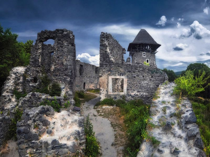 Закарпатські замки увійшли в ТОП наймістичніших Західної України