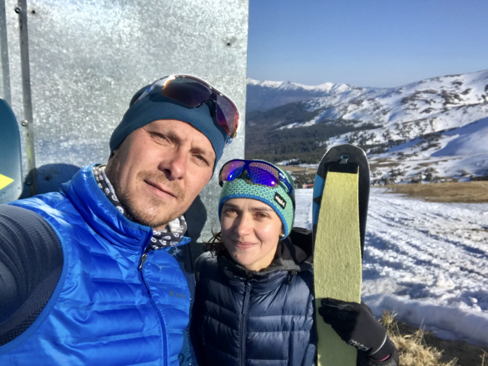 Спортсмен Станіслав Кравчук «самоізолювався» з сім’єю в сніжних горах на Рахівщині