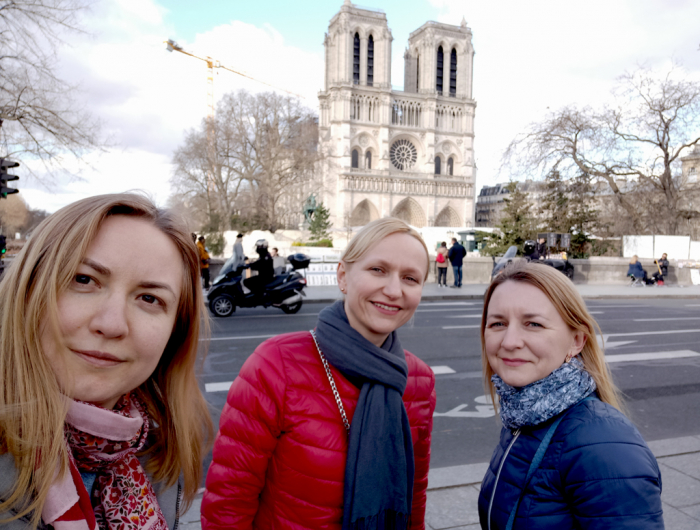 Туристича історія трьох ужгородок. які побували в літературному карантинному Парижі