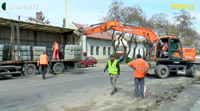 11,3 мільйони гривень: ремонт Анкудінова в Ужгороді завершать за 2 місяці
