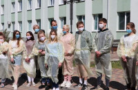 Медики Закарпаття, які лікують хворих на COVID-19, завершили свою першу семиденну зміну