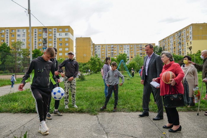 Богдан Андріїв зустрівся з мешканцями кількох багатоповерхівок в Ужгороді