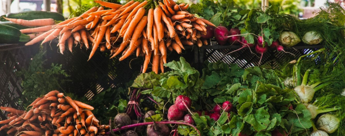Капуста, огірки, редис – за копійки: яка ситуація на овочевих ринках Закарпаття