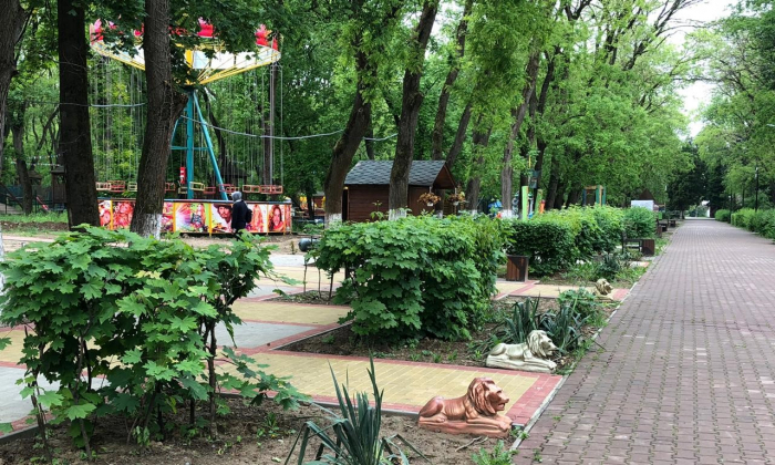 Оновлений та готовий приймати відвідувачів: Боздоський парк в Ужгороді чекає на закінчення карантину ВІДЕО