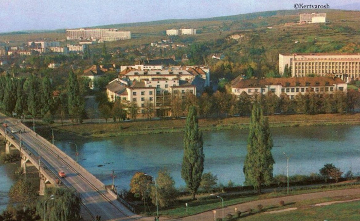 Як виглядав транспортний міст в Ужгороді у 80-х роках минулого століття (Фото)