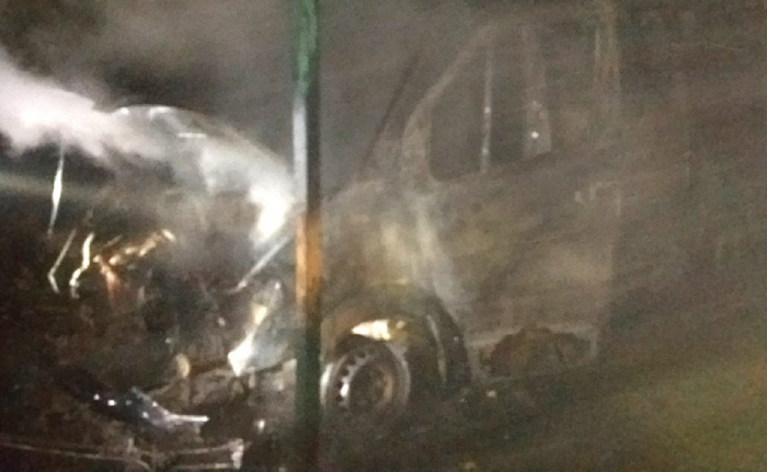 Неспокійна ніч на Мукачівщині: горіла автівка з аерозольними балонами