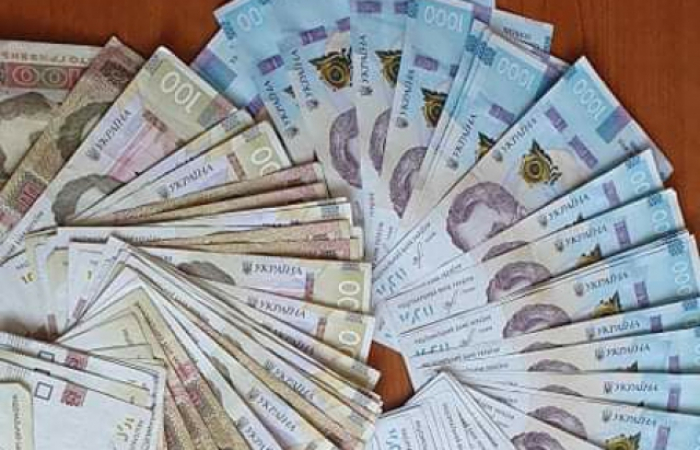 У Берегові банкомат видав замість 4-х тисяч 40 тисяч гривень (ФОТО)
