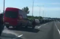 На КПП "Тиса" у черзі - понад 200 автомобілів (ВІДЕО)
