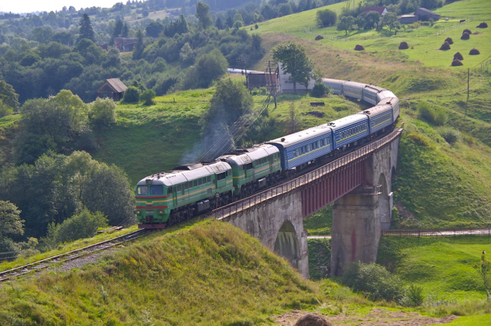 Уже 24 липня розпочнуть курсування потяги «Ужгород–Лисичанськ» та «Харків–Рахів»