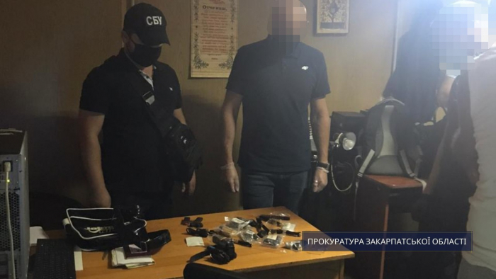 Закарпатець контрабандою намагався ввезти в Україну предмети для прихованого збору інформації