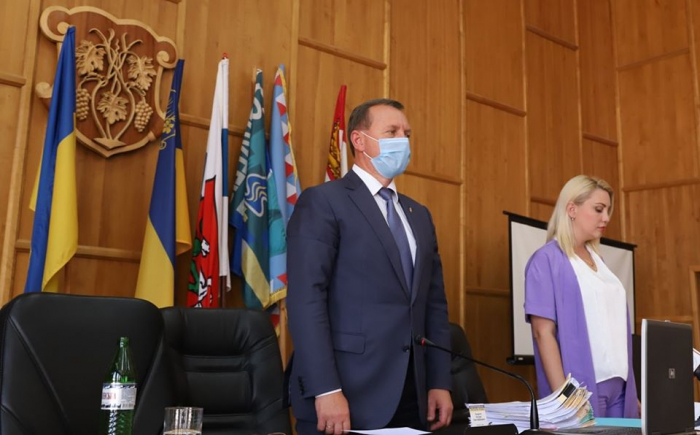 Більшістю голосів депутати в Ужгороді підтримали дві медичні програми на 2021-2023 роки