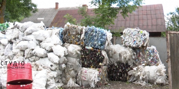 Угорці почали допомагати мешканцям Рахівщини, щоб врятуватися від сміття (ВІДЕО)