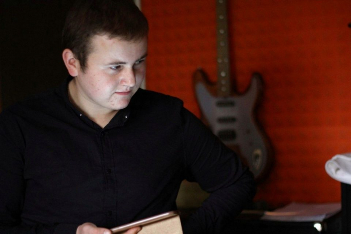 Карантин з користю: 19-річний ужгородець самотужки випустив перший музичний альбом