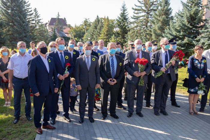 В Ужгороді відбувся мітинг-реквієм до Дня пам’яті захисників України (ФОТО)