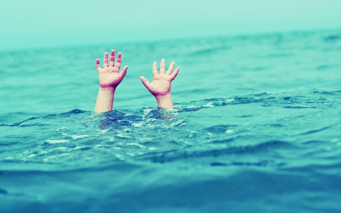 Мив з мамою килим в озері: у Берегові втопився 4-річний хлопчик