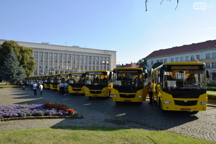 Закарпатські школи отримали 16 нових автобусів (ФОТО, ВІДЕО)