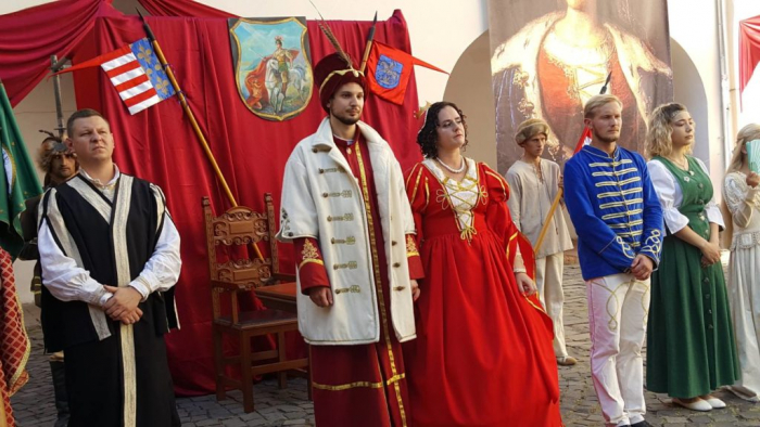 У Мукачеві відтворили середньовічне весілля Ілона Зріні та Імре Текелі
