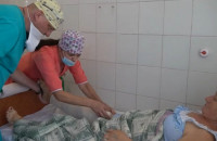 Вперше на Закарпатті: в лікарні святого Мартина провели операцію із заміни колінного суглобу (ВІДЕО)