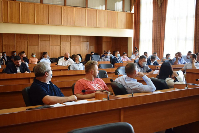Засідання Ужгородської міськради: внесено зміни до Програм з благоустрою, капремонтів тощо