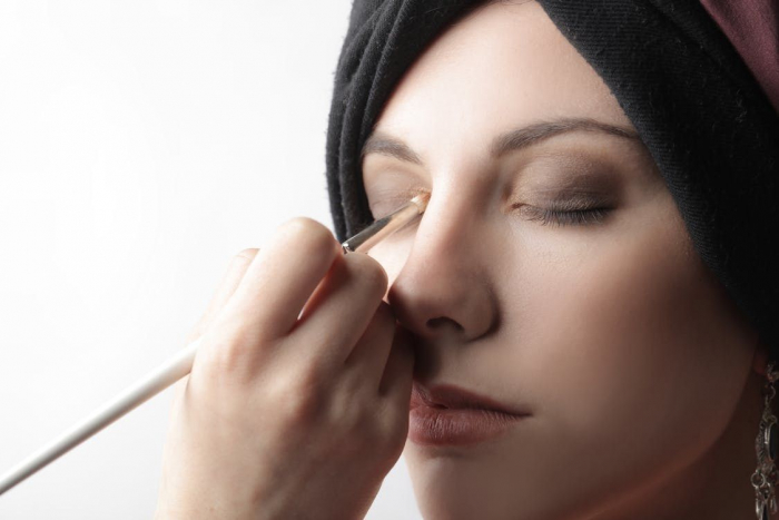 Жіноча шпаргалка: як правильно підібрати та нанести тіні для очей?