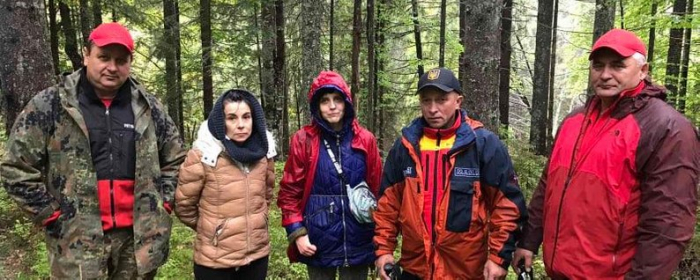 Жінок, які заблукали у лісі на Рахівщині, рятувальники супроводили до місця проживання
