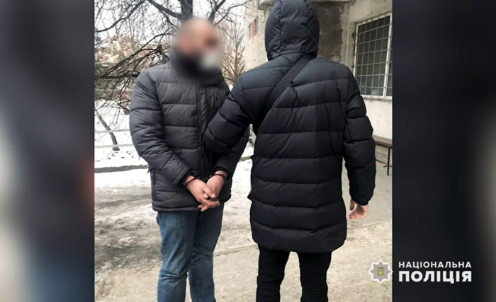 В Ужгороді поліцейські затримали вже судимого зловмисника, який обкрадав автівки