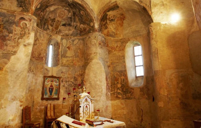 У одній з найдавніших святинь Закарпаття й України відновлять стародавні фрески (ВІДЕО)