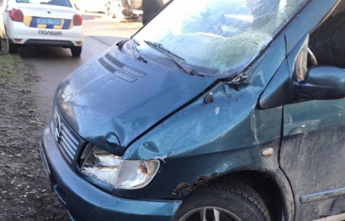 Смертельна ДТП на Хустщині: водій мікроавтобуса здійснив смертельний наїзд на пішохода та втік (ФОТО)