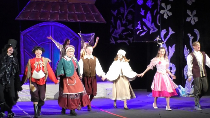 "У полоні Снігової королеви" показали в обласному муздрамтеатрі в Ужгороді