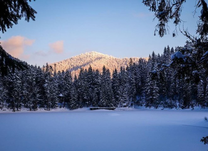 Зимовий Синевир: щоб побачити снігову казку, в Закарпаття з’їжджаються туристи