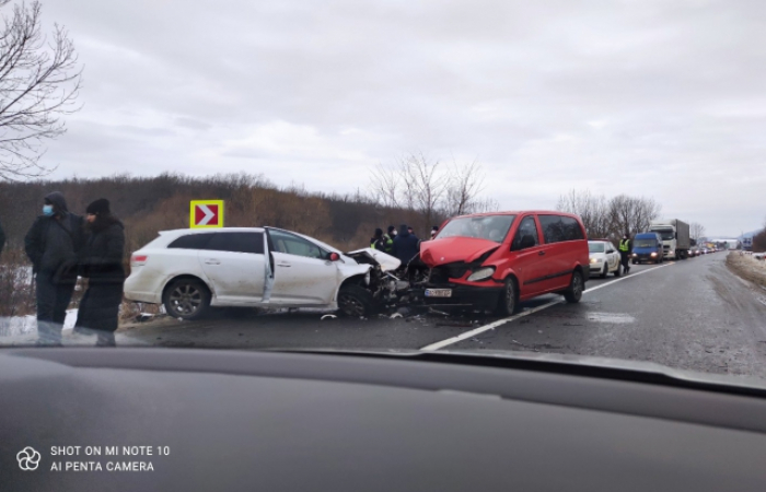 ДТП на Мукачівщині: зіткнулося кілька автомобілів