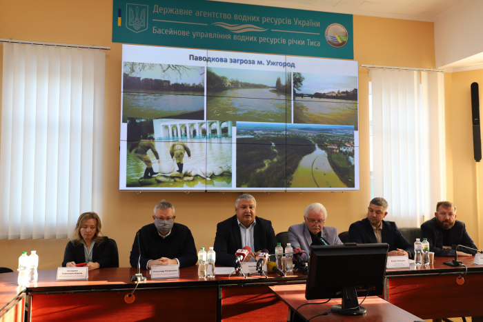 В Ужгороді представили техніко-економічне обгрунтування регулювальної споруди на річці Уж