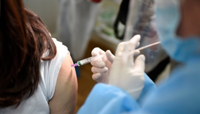 Серед вакцинованих від COVID-19 на Закарпатті більшість – жінки 