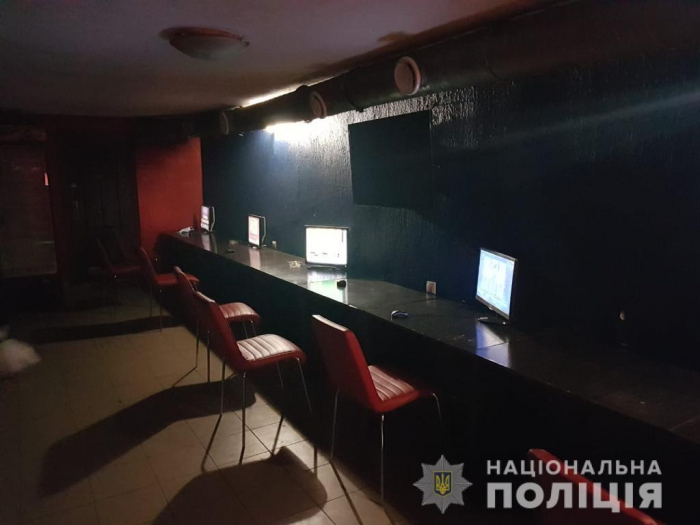 На Закарпатті поліцейські припинили діяльність ще одного підпільного грального закладу