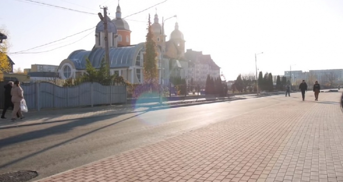 Ще на одну оновлену дорогу в Ужгороді стало більше (ФОТО, ВІДЕО)