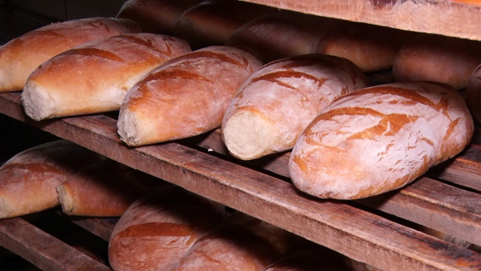 Хліб на дровах: як за добу спекти 5 тисяч хлібин знають у закарпатському Загатті