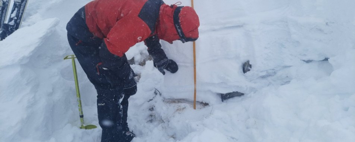 На високогір’ї Карпат рятувальники визначили значну сніголавинну небезпеку

