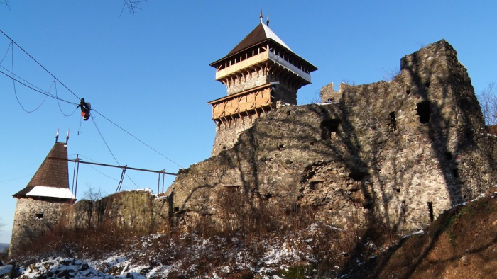 Реставрація Невицького замку: відбудували дві вежі (ВІДЕО)
