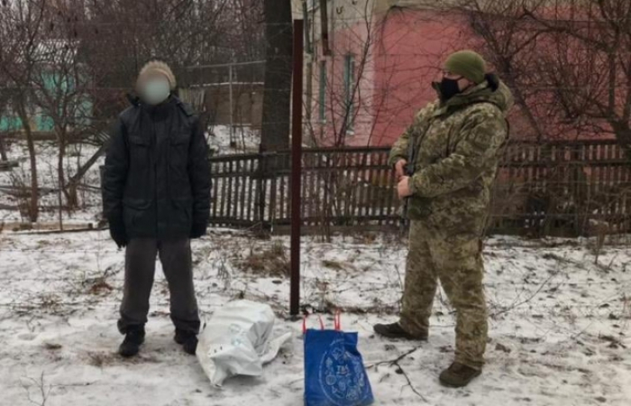 На Донбасі затримали закарпатця, який незаконно йшов до дядяька в Росію (ФОТО)
