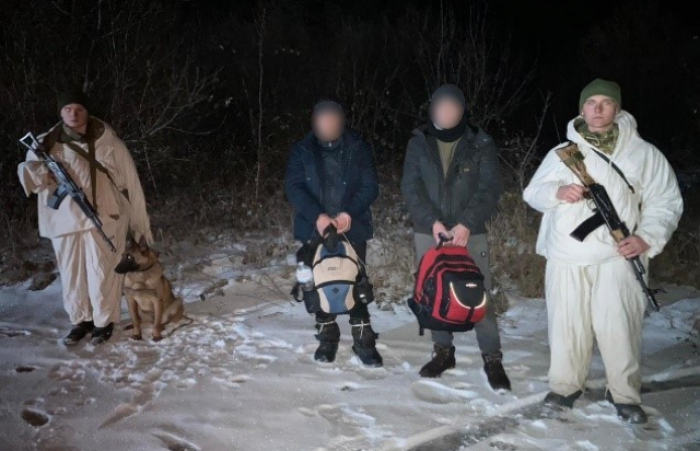Йшли за навігатором: на Ужгородщині затримали 2-х молдован, які йшли в Австрію
