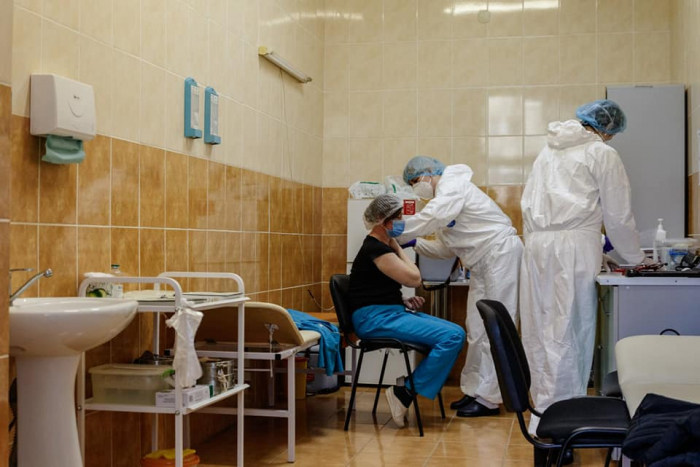 Мобільна бригада Ужгородського міського центру ПСМД вакцинувала від коронавірусу 860 людей