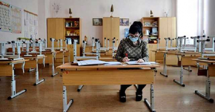 Учням початкових класів в Ужгороді ще на тиждень призупинили навчання